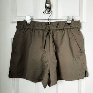 Lululemon Cinchable Waist High-Rise Woven Short 3.5"